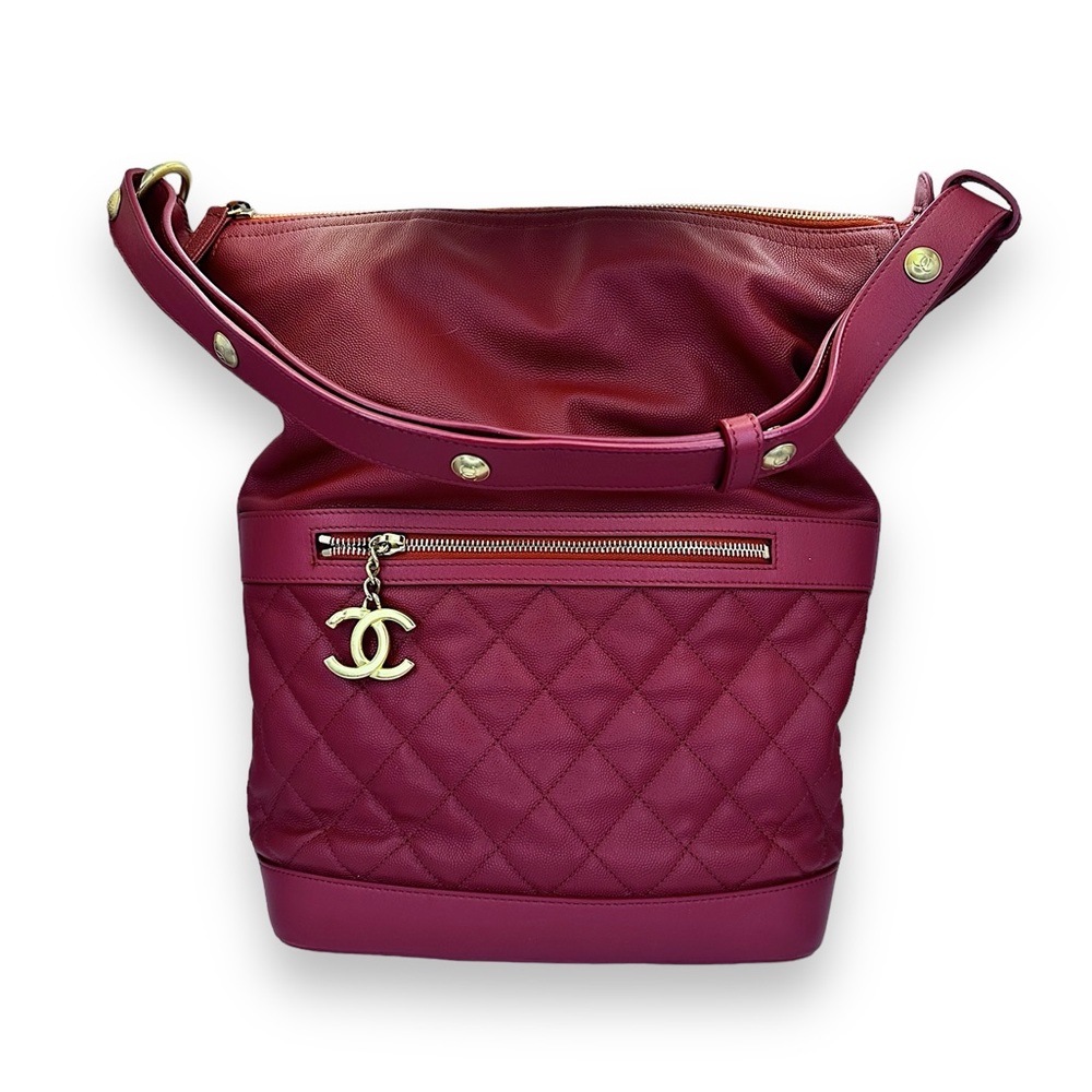 CHANEL A57966 Runway Bag RED QUILTED CALFSKIN CASUAL STYLE HOBO